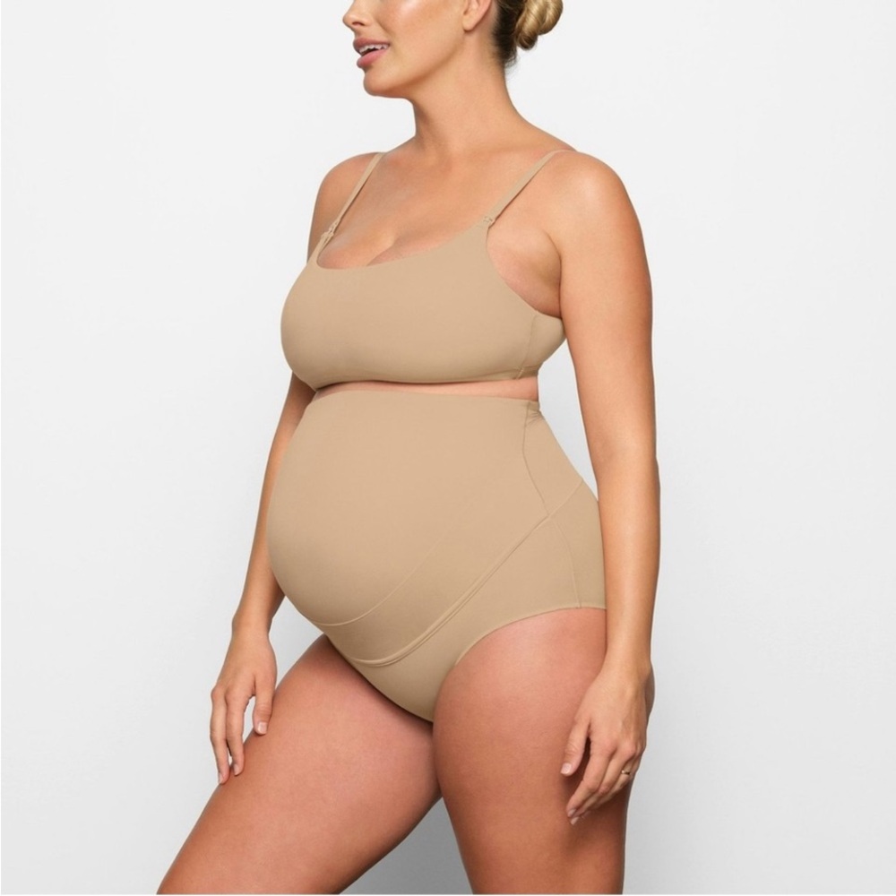 SKIMS Tan Maternity Bra